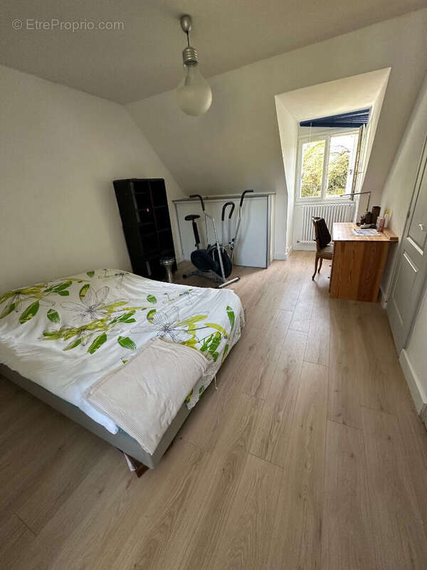 Maison à FEROLLES-ATTILLY