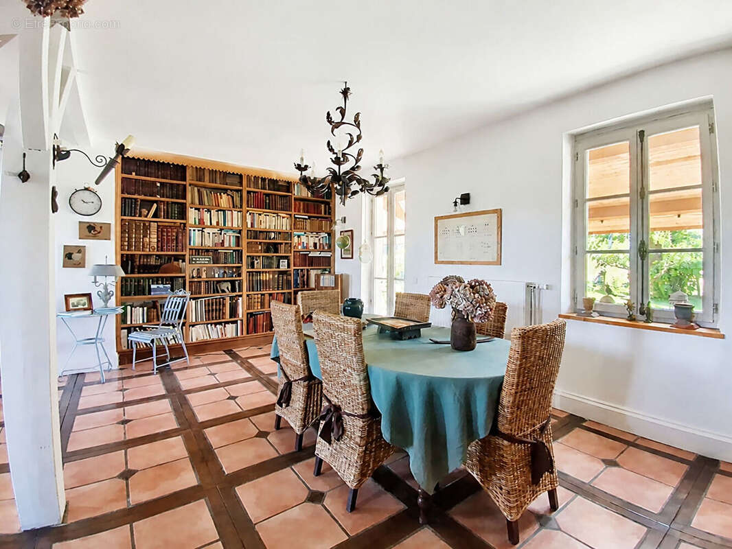 Maison à YENNE