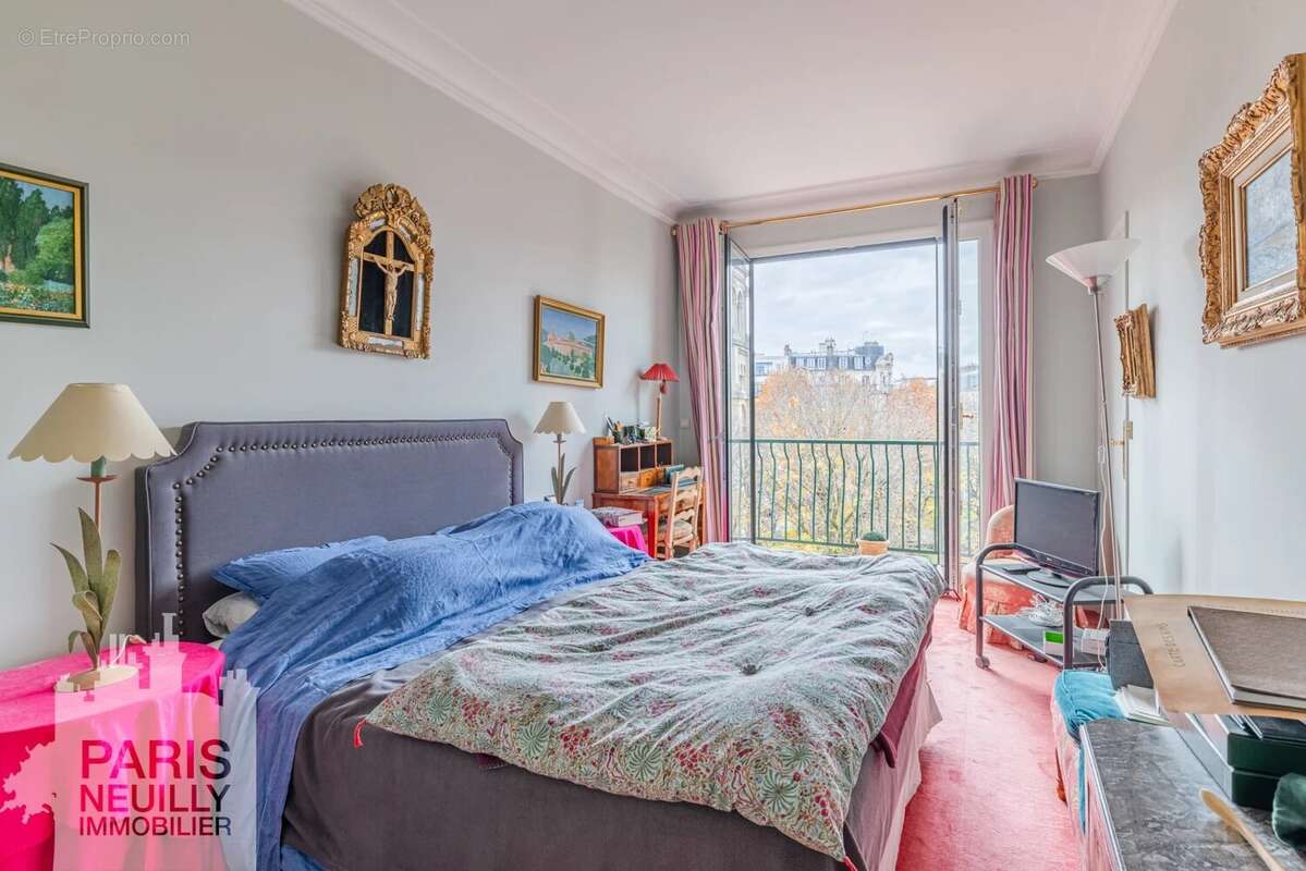 Appartement à NEUILLY-SUR-SEINE