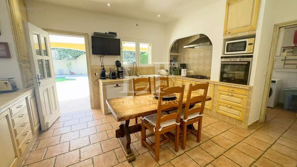 Maison à LES ADRETS-DE-L'ESTEREL