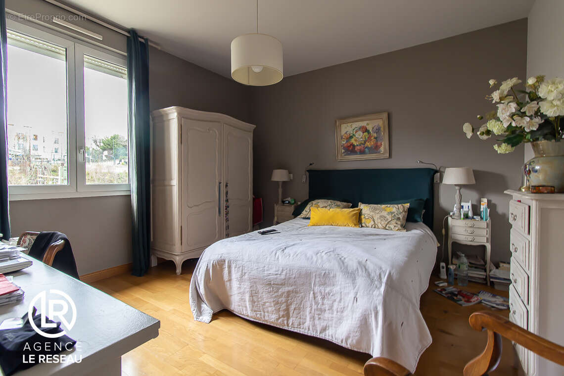 Appartement à SURESNES