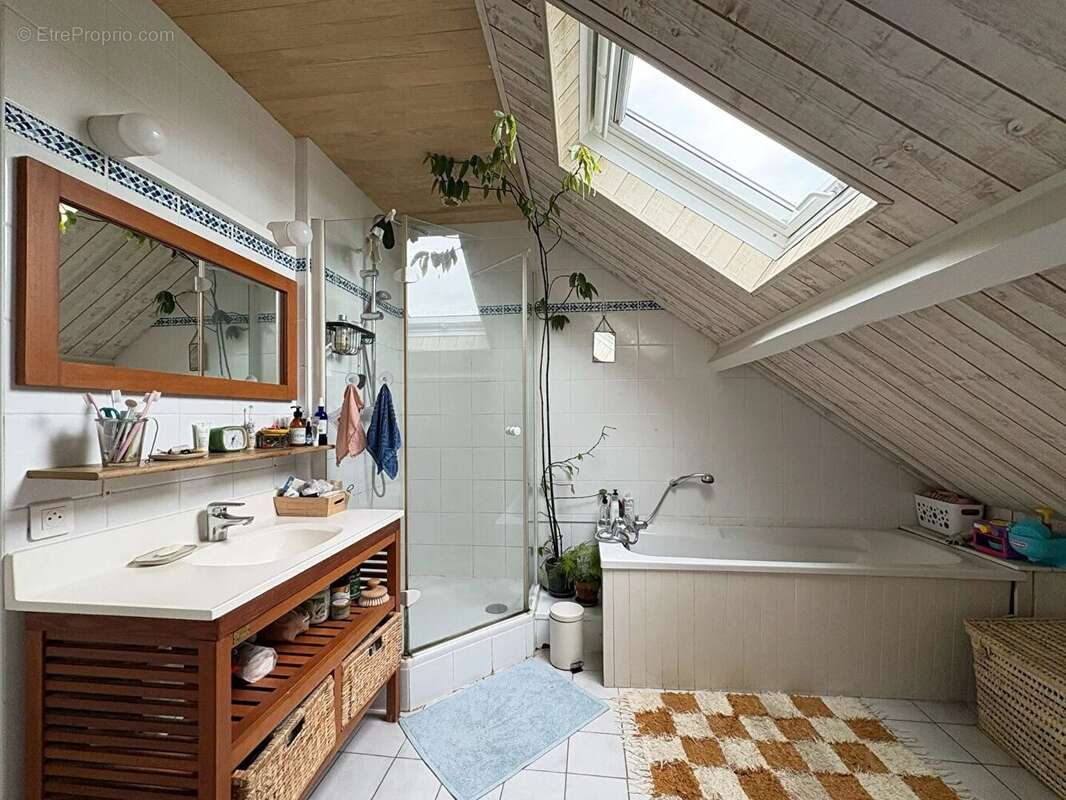 Maison à HOUDAN