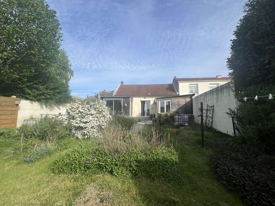 Maison à VILLERS-BRETONNEUX