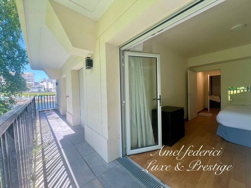 Appartement à NEUILLY-SUR-SEINE