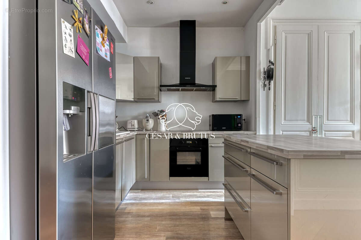 Appartement à LYON-6E
