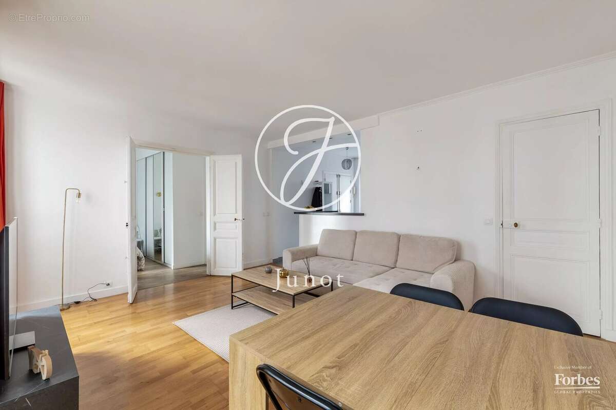 Appartement à PARIS-9E