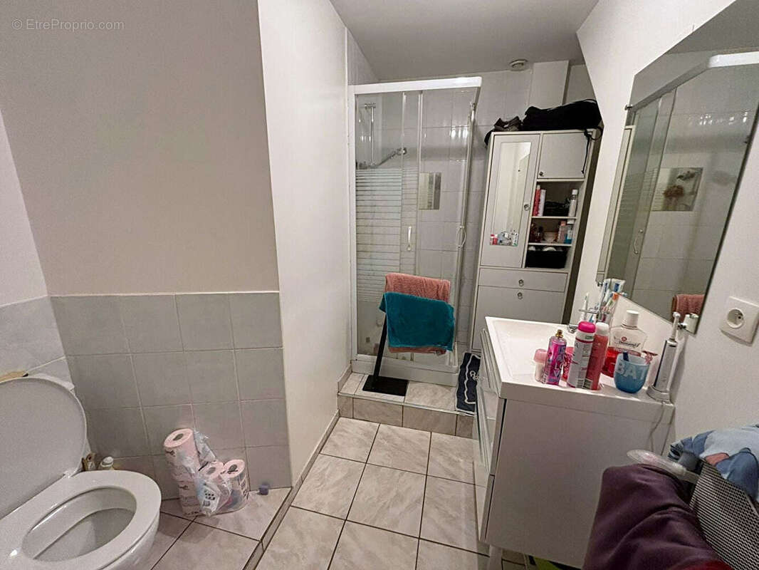 Appartement à RENAISON