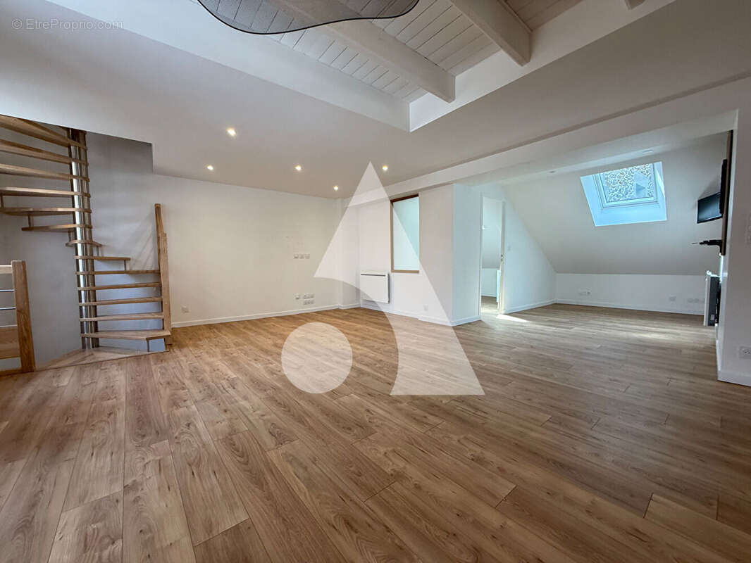 Appartement à JUGON-LES-LACS