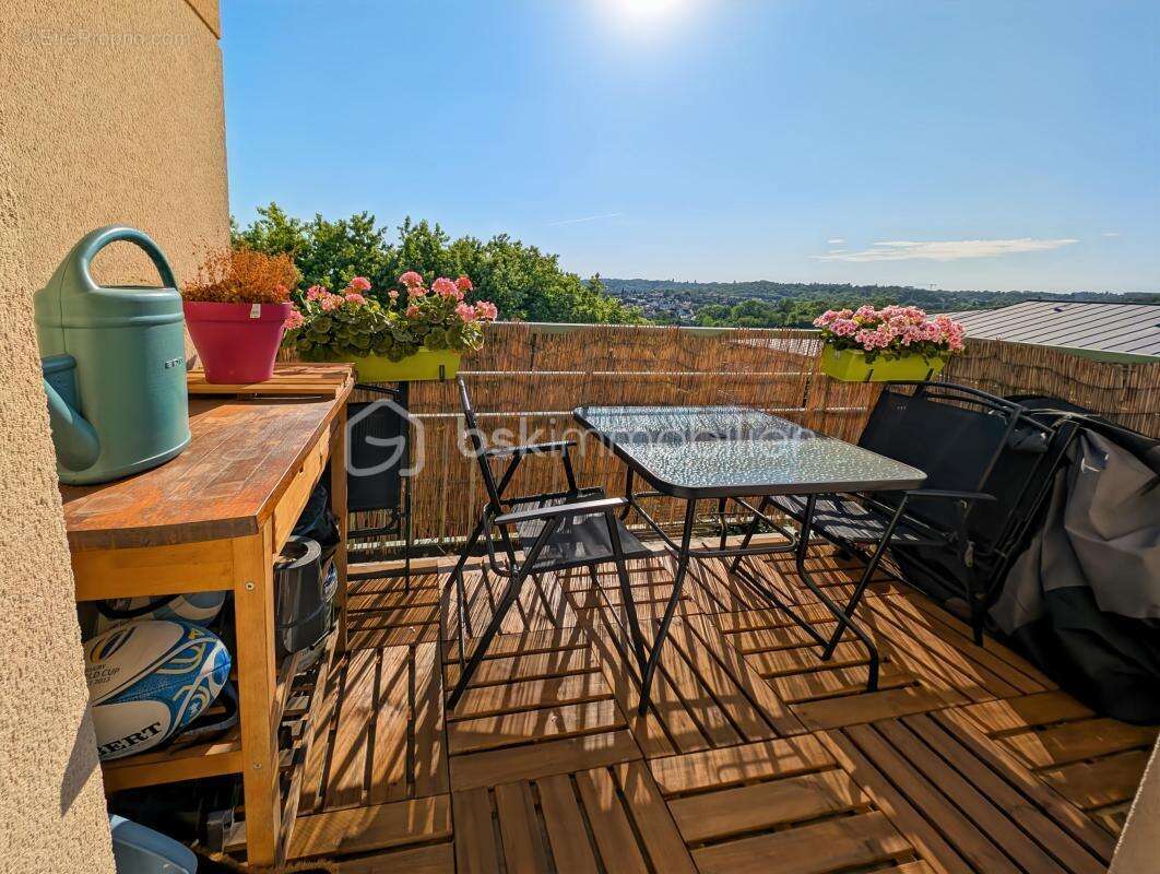 Superbe appartement t3 dernier etage avec ascenseur balcon et deux parkings / dpe c - photo 2
