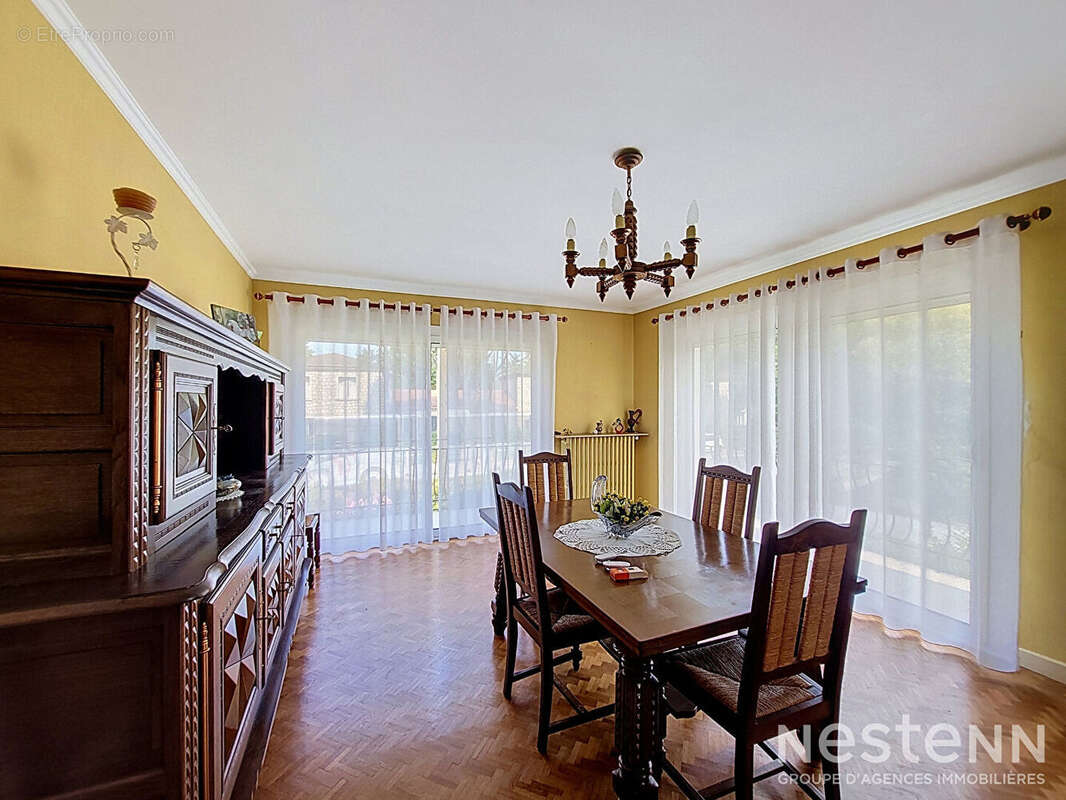 A Vendre Maison de 155 m² avec possibilité de deux habitations et jardin à Condom - photo 11