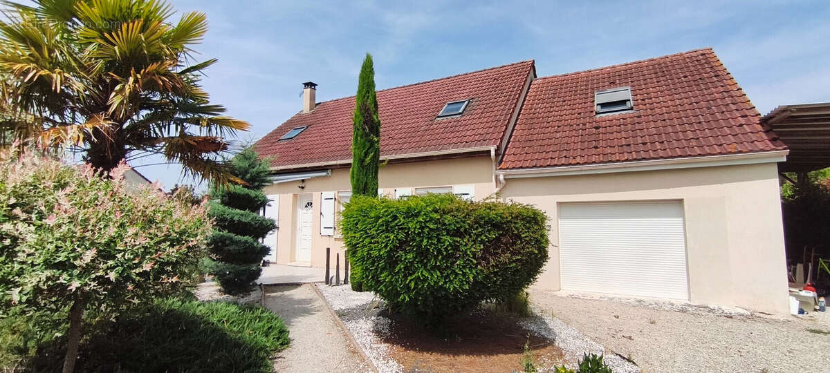 Maison à DOUY