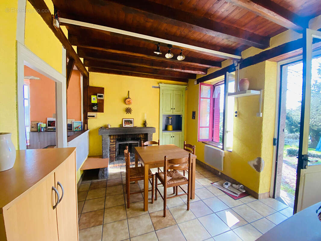 Maison à LAPEYROUSE