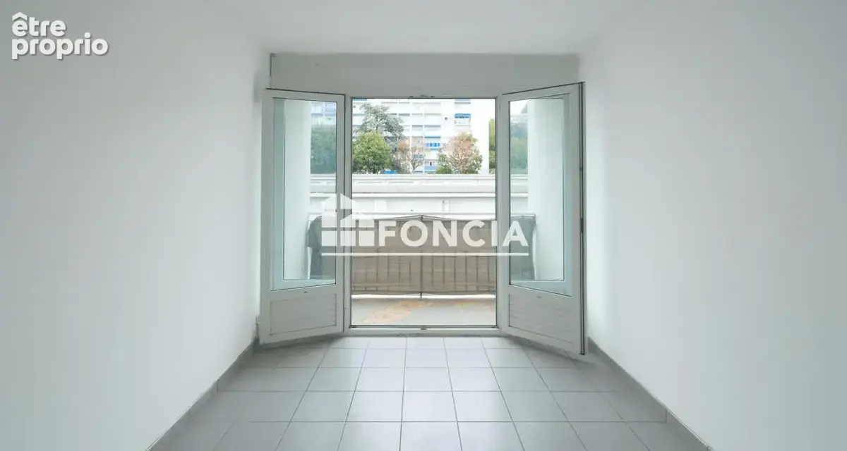 T5 87,3 m² – 1ᵉʳ étage, copropriété fermée sécurisée - photo 6