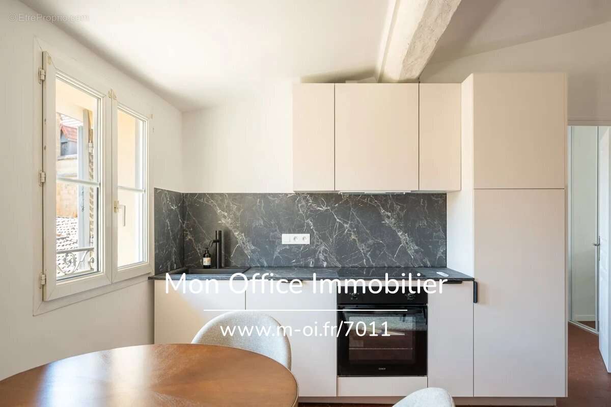 Référence : 7011-NFI - T3 rénové, bel immeuble, vue dégagée - photo 5