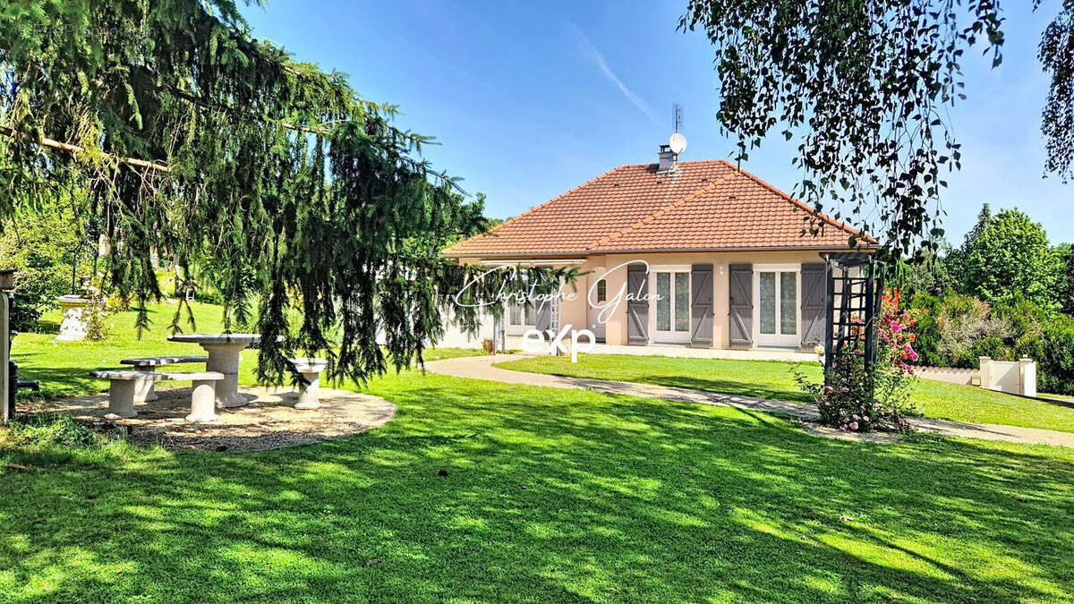 Maison à PEYRAT-DE-BELLAC