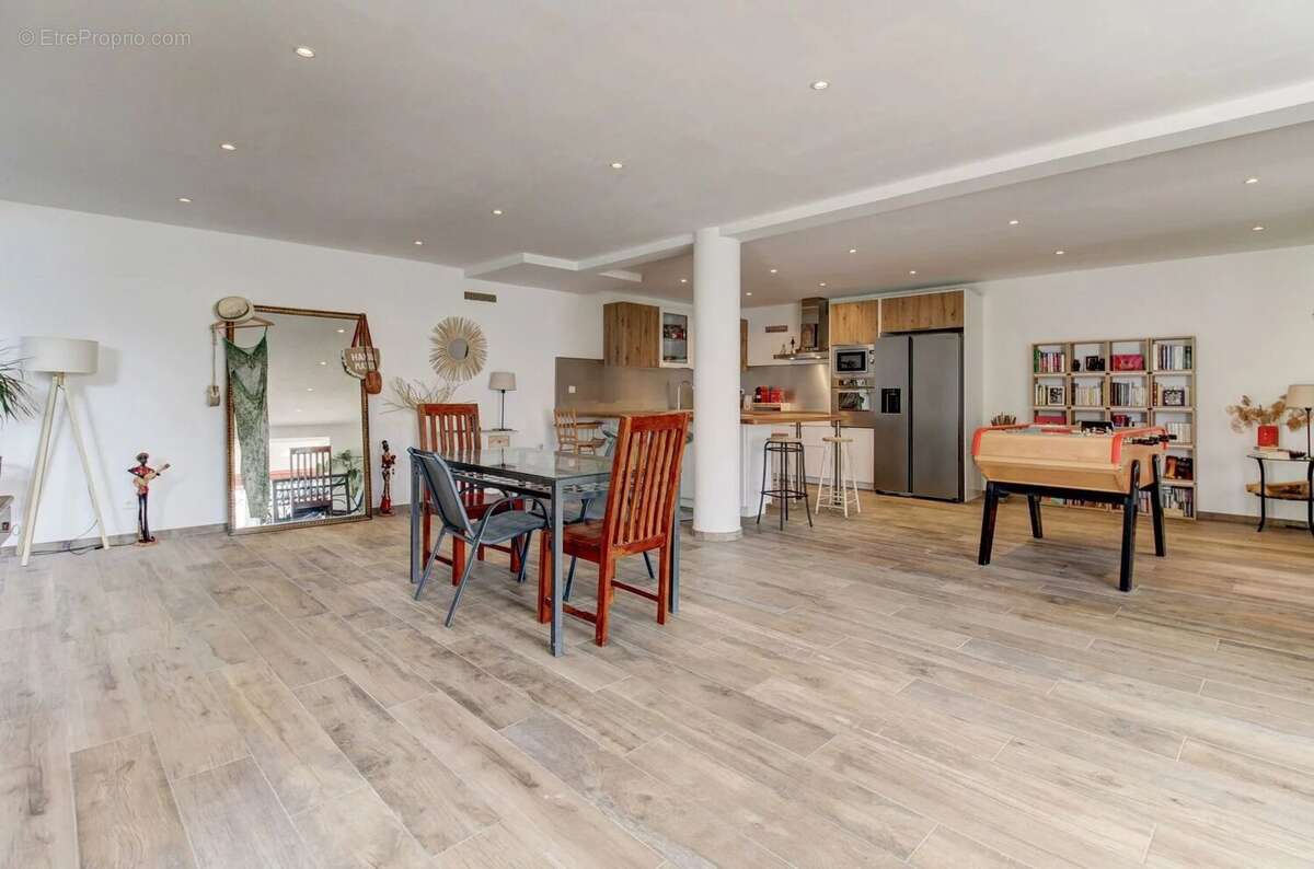 Appartement à TOURRETTE-LEVENS