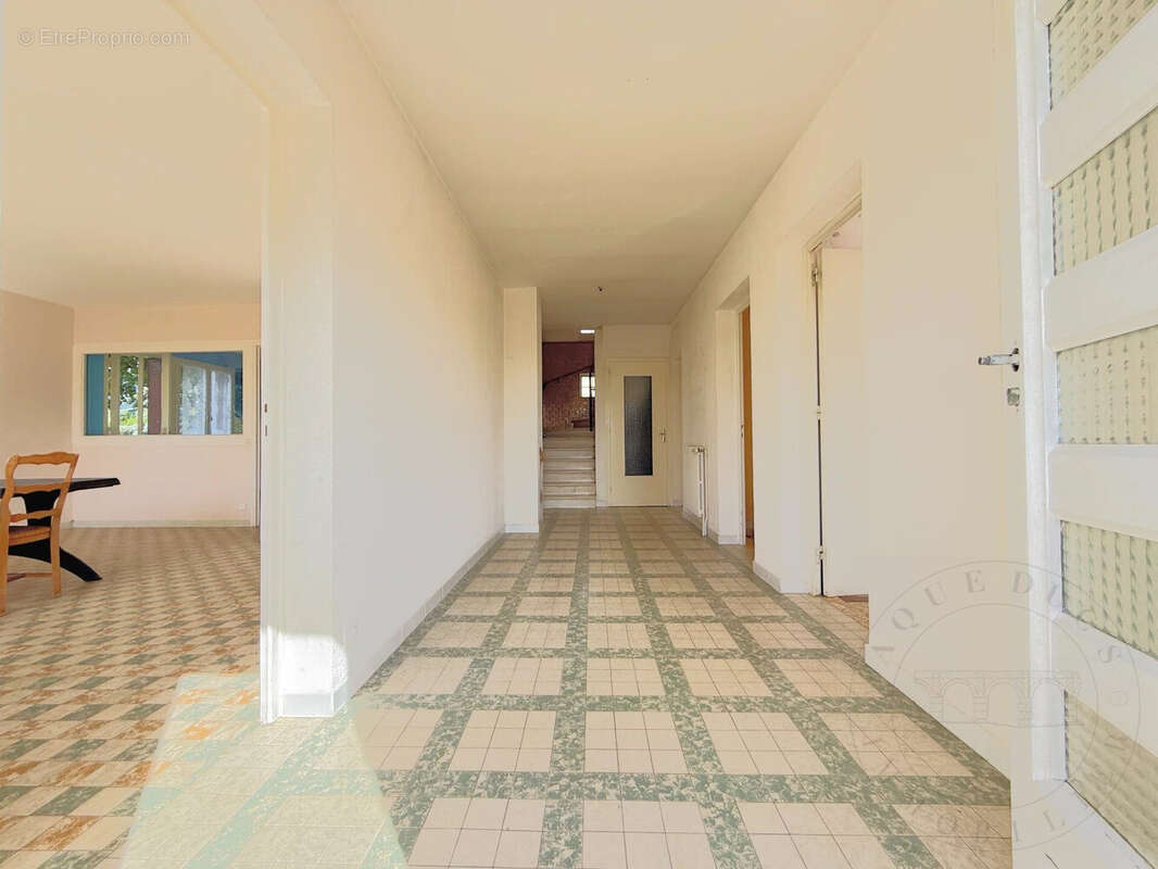 Maison 200 m² à Pollionnay  - photo 5