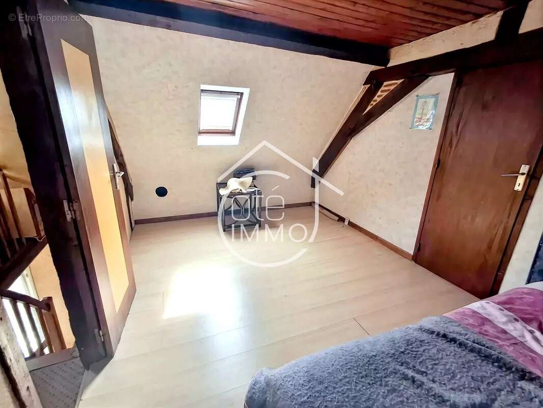 Maison à COURS-DE-PILE