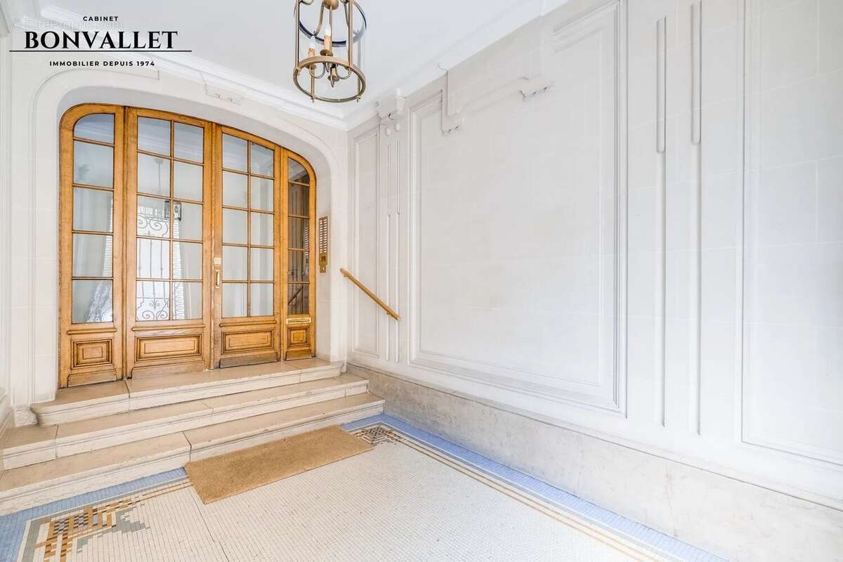 Appartement à PARIS-15E