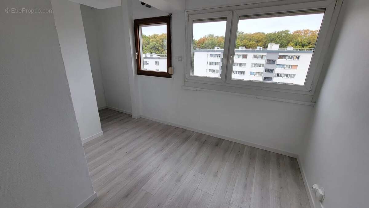 Appartement à SAINT-MICHEL-SUR-ORGE