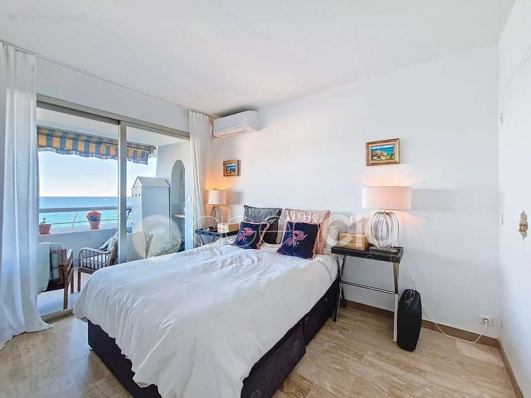 Appartement à VILLENEUVE-LOUBET