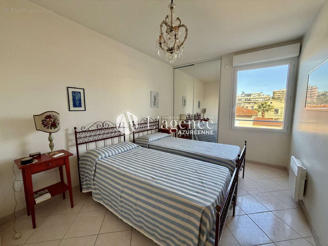 Appartement à SAINT-LAURENT-DU-VAR