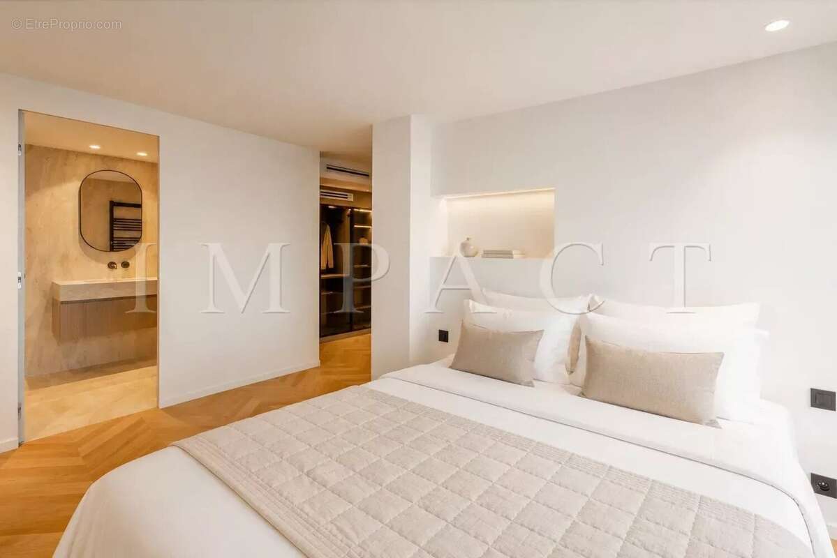 Juan-Les-Pins  Appartement 5P en duplex avec piscine et vue mer panoramique à vendre - photo 9