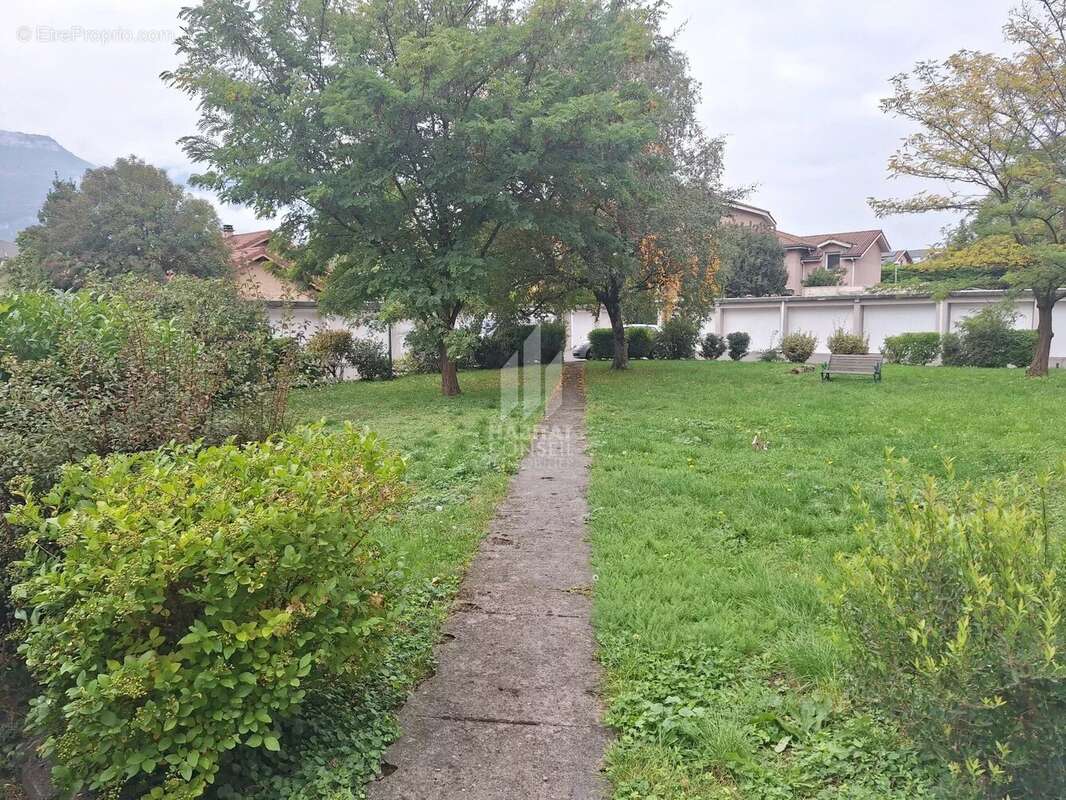 Appartement à FONTAINE