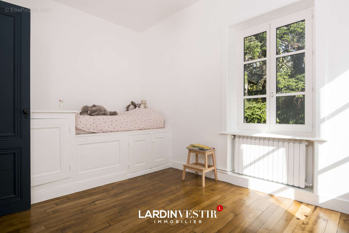 Maison à SAINT-GENIS-LAVAL