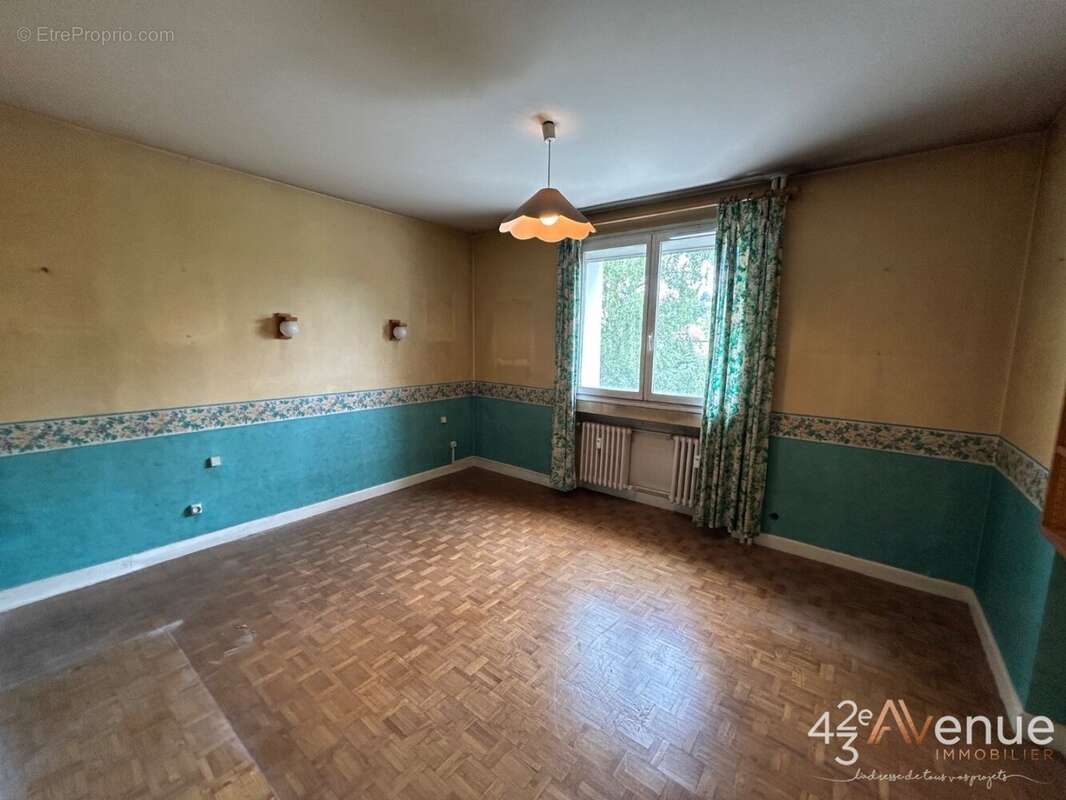 Appartement 98 m² à Saint-Etienne  - photo 5