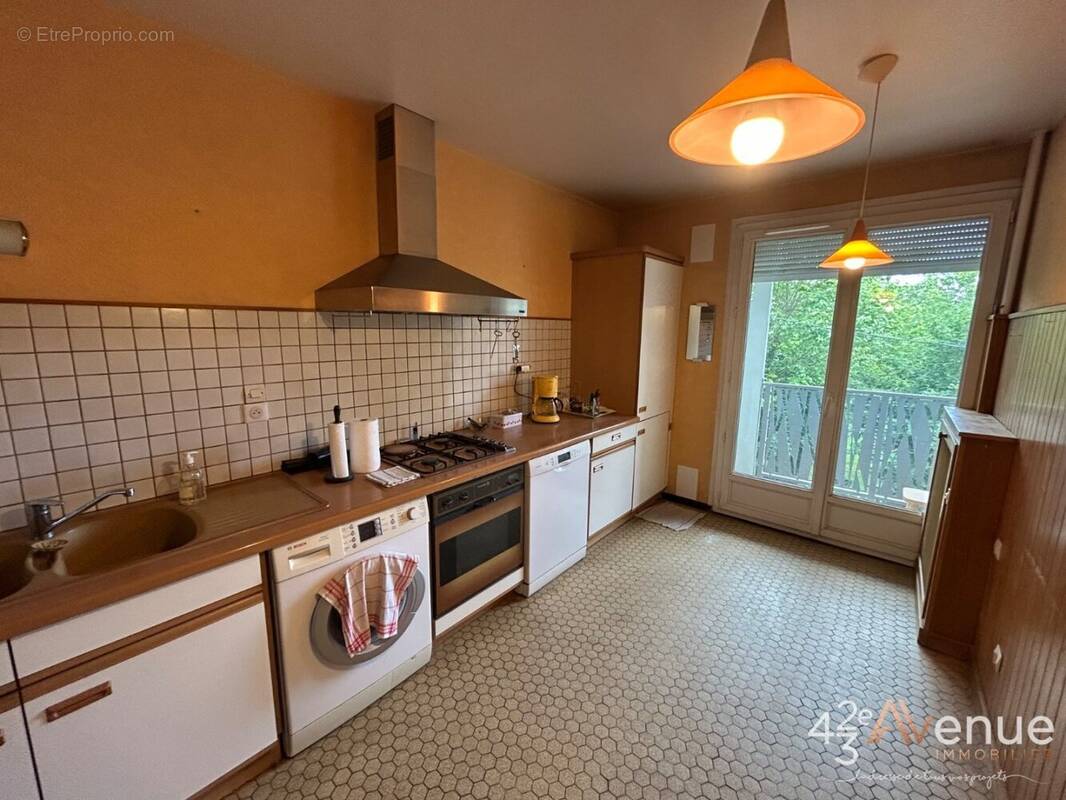 Appartement à SAINT-ETIENNE