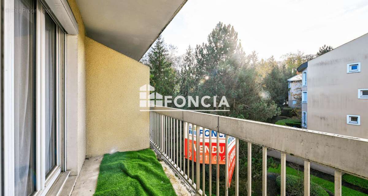 Appartement à FONTENAY-LE-FLEURY