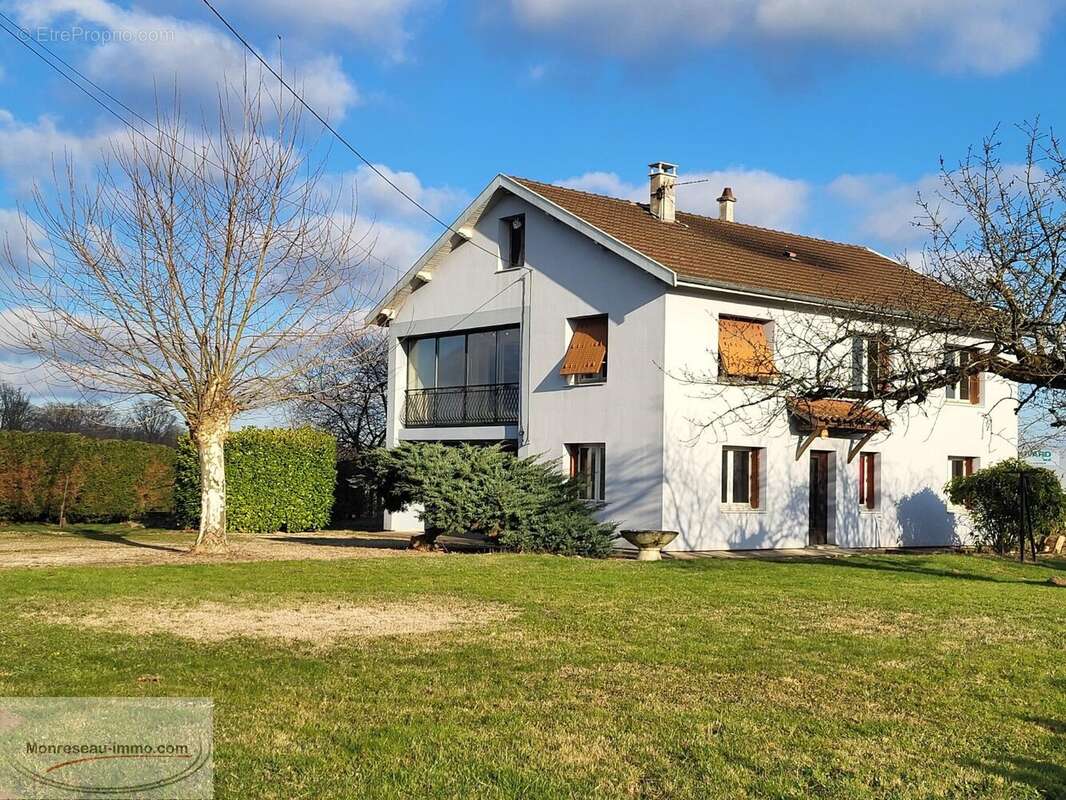 Maison à PONT-DE-VAUX