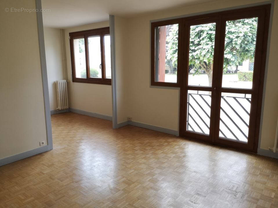 Appartement à SAINT-CYR-SUR-LOIRE