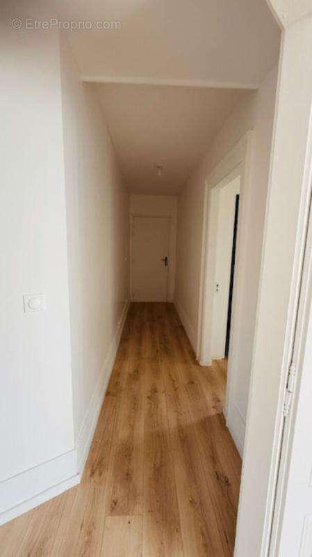 Appartement révové  3 pièce(s) 62.40 m2/parking - photo 6