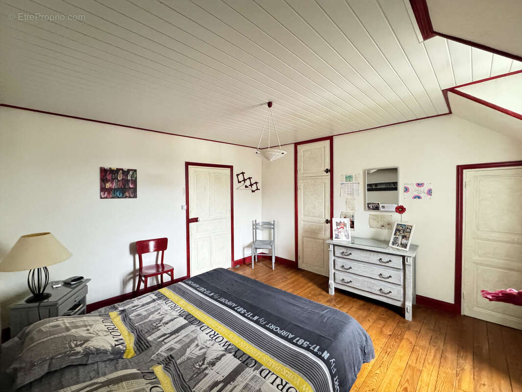 Maison à SAINT-BONNET-PRES-ORCIVAL