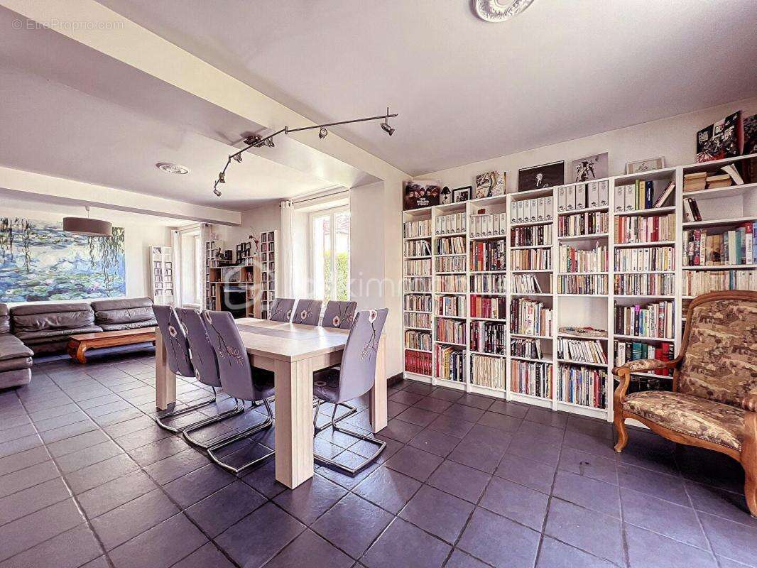 Maison à LIMEIL-BREVANNES