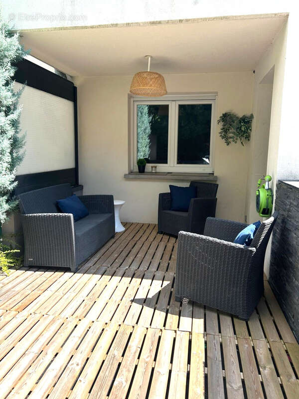 Riedisheim appartement 4 pièces, 82 m2, 3 chambres, une terrasse semi couverte au RDC d'une petite résidence. - photo 2