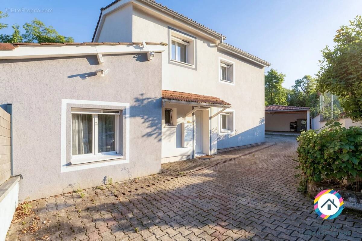 Maison à JASSANS-RIOTTIER