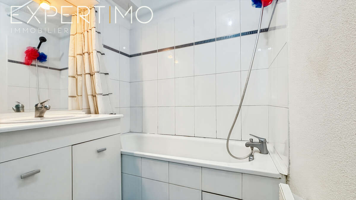 À vendre appartement F3 RDC avec terrasse et deux places de stationnement - photo 7