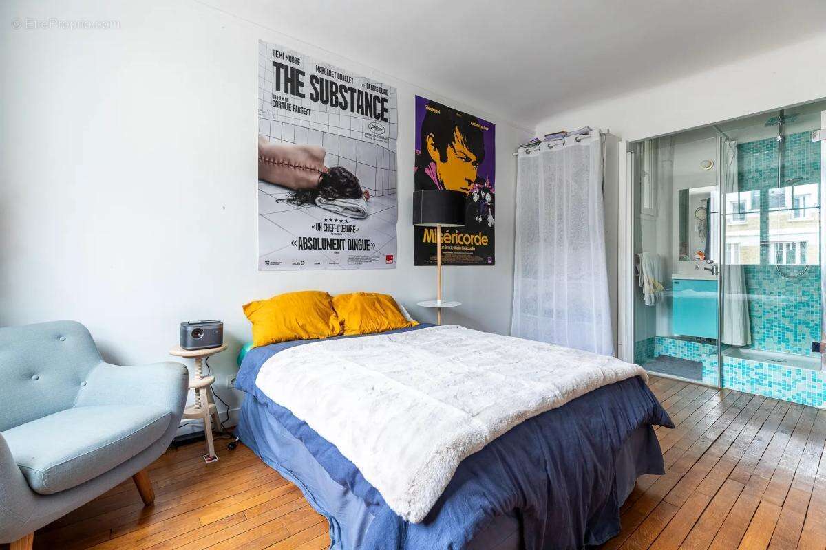 Appartement à PARIS-16E