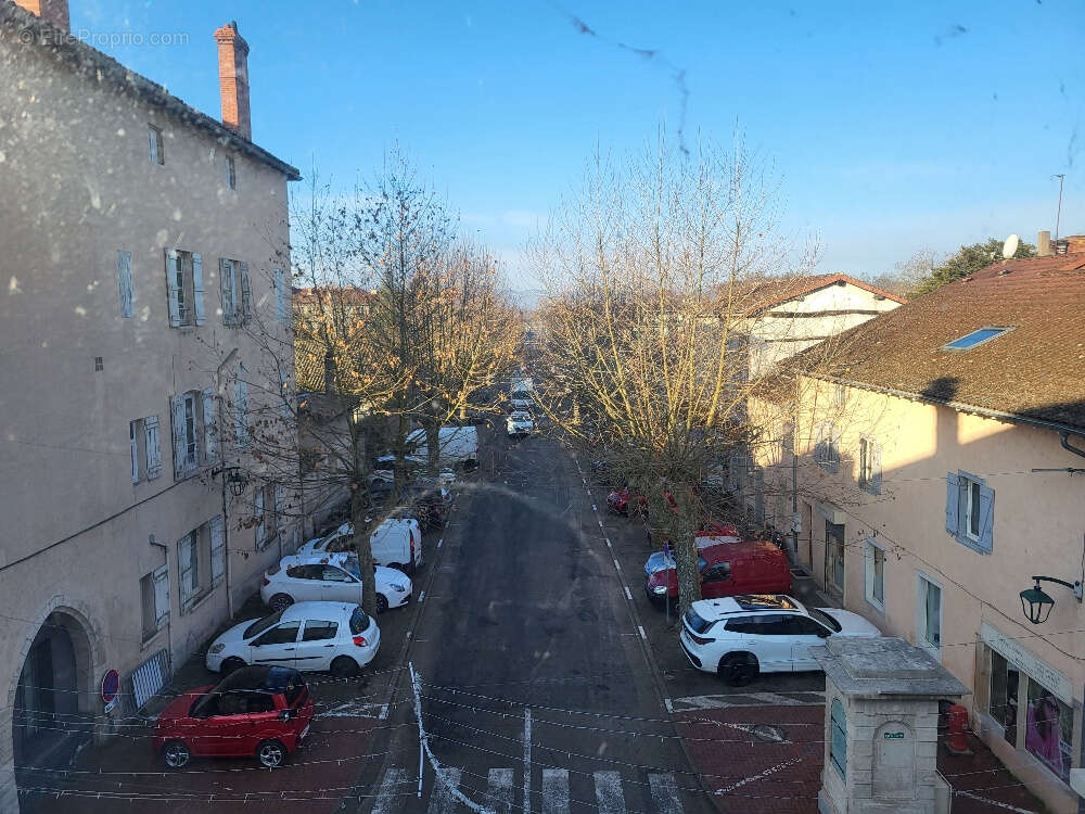 Appartement à PONT-DE-VEYLE