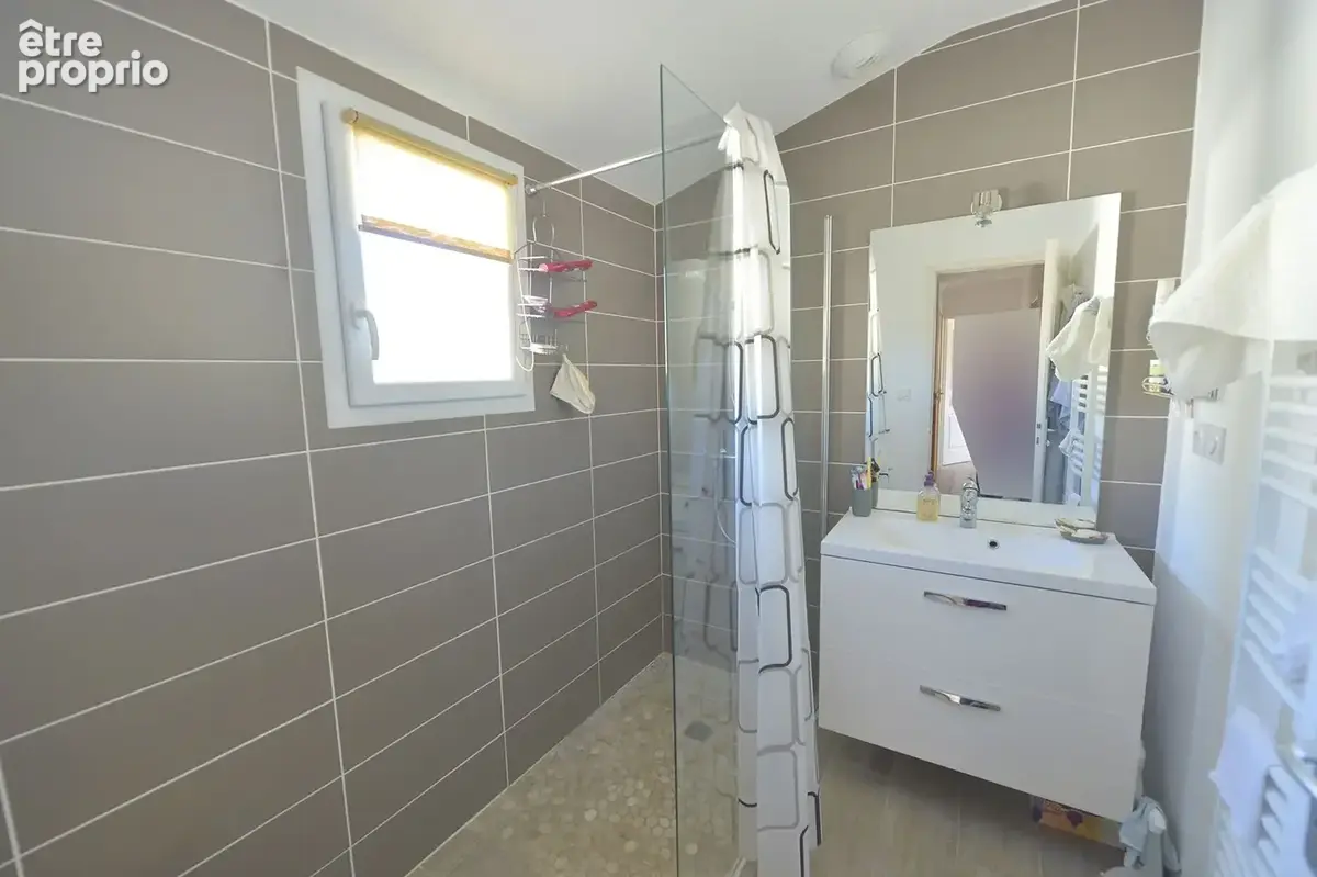 Maison 93 m² à Saint-Georges-De-Didonne  - photo 4