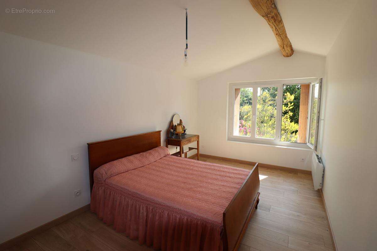 Maison à LA FOYE-MONJAULT