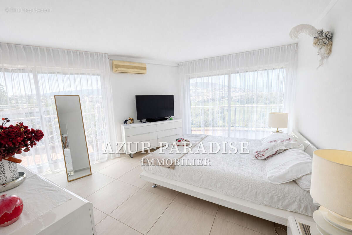 Appartement à MANDELIEU-LA-NAPOULE