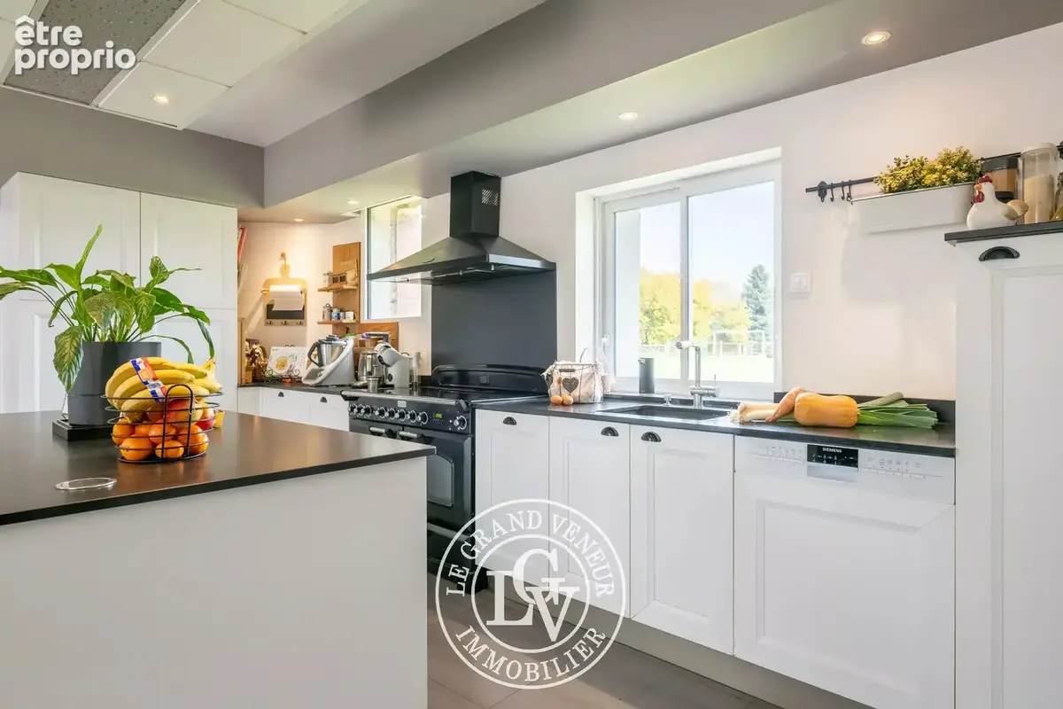 20 mn de larchant -  propriété comprenant deux longères rénovées - 8 chambres- 7 325 m² de terrain - photo 12