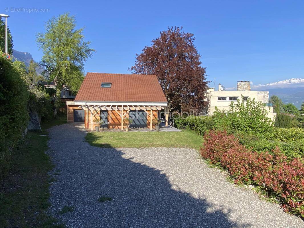 Maison à MEYLAN