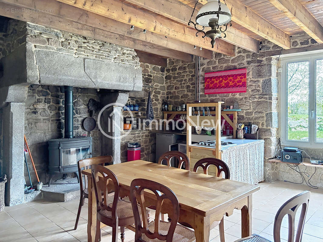 Longere en pierre 108m2 sur 2097m2 - photo 2