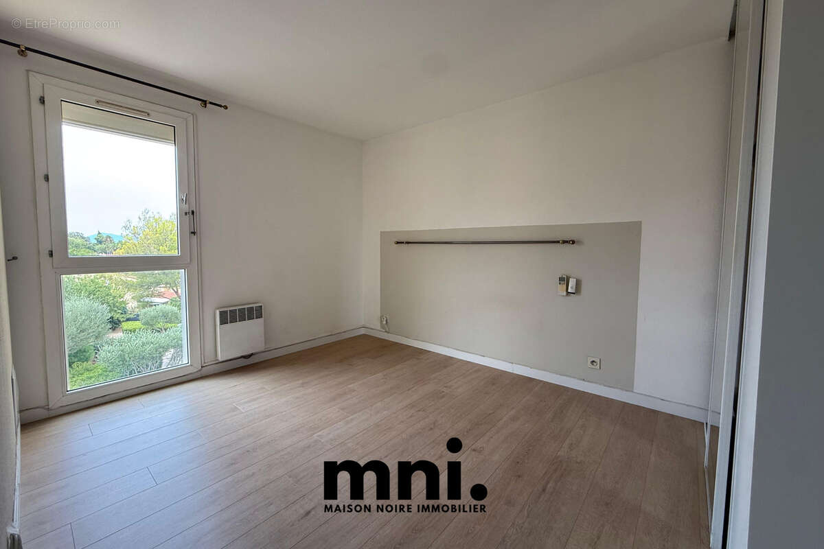 Appartement T3 dernier étage avec terrasse   Les Sablettes - photo 13