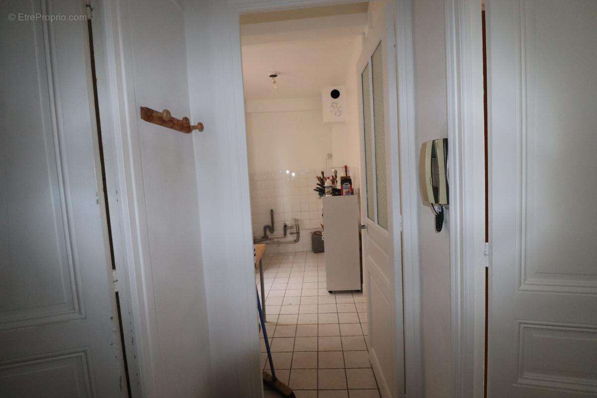 Appartement À Vendre F2,  34 m² - photo 2